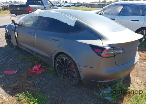 2018 Tesla Model 3 Long Range/Performance из США, поврежденный, VIN 5YJ3E1EB3JF072456